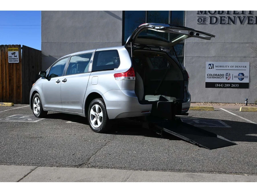 2011 Toyota Sienna 3rd Gen - Image 2 of 12