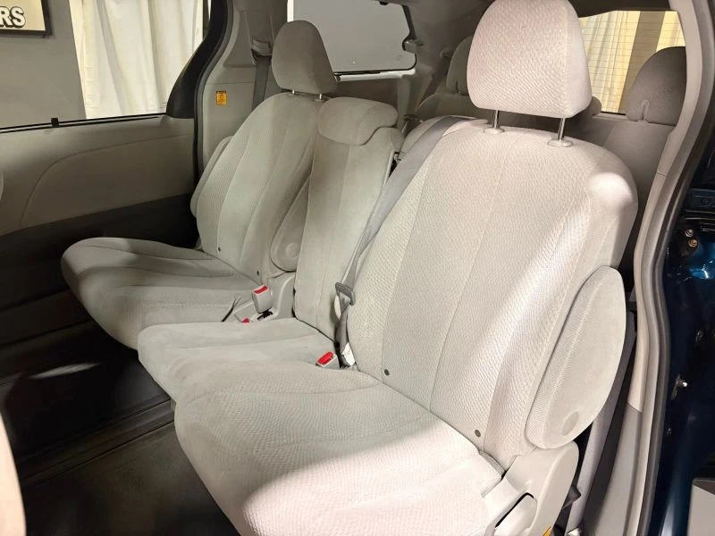 2011 Toyota Sienna 3rd Gen - Image 11 of 12