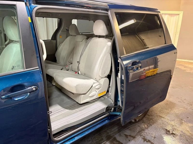 2011 Toyota Sienna 3rd Gen - Image 12 of 12