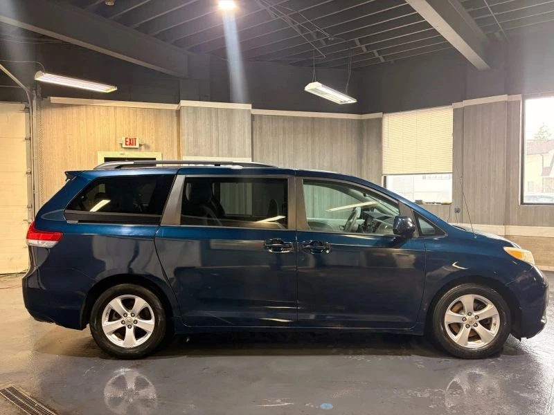 2011 Toyota Sienna 3rd Gen - Image 7 of 12