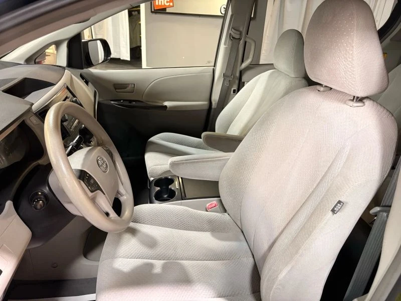 2011 Toyota Sienna 3rd Gen - Image 9 of 12