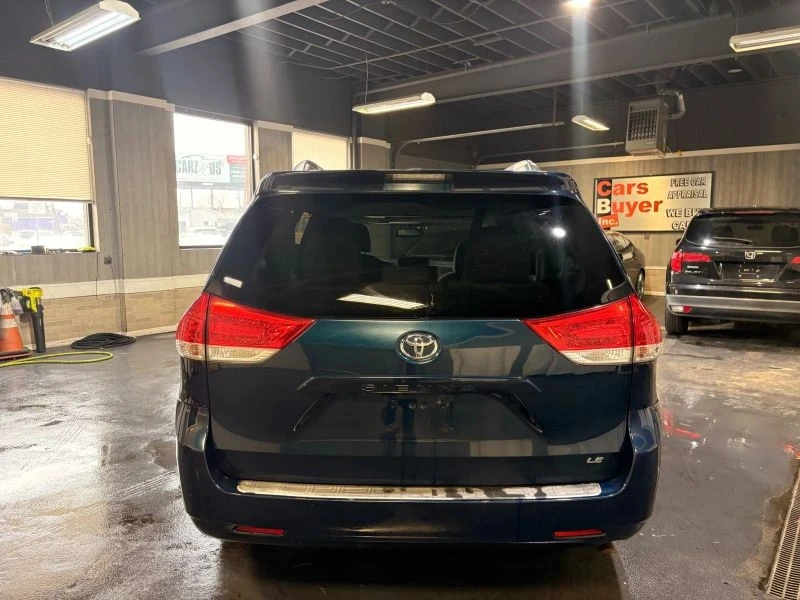 2011 Toyota Sienna 3rd Gen - Image 5 of 12