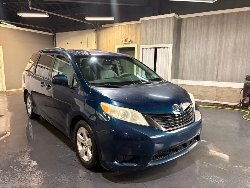 2011 Toyota Sienna 3rd Gen - Image 8 of 12