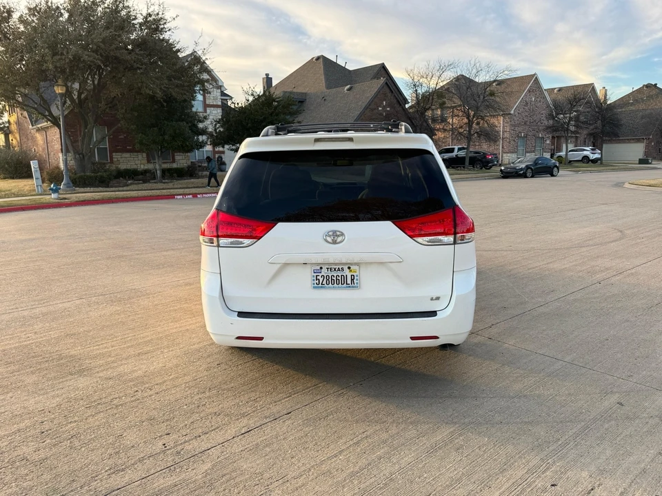 2011 Toyota Sienna 3rd Gen - Image 6 of 21
