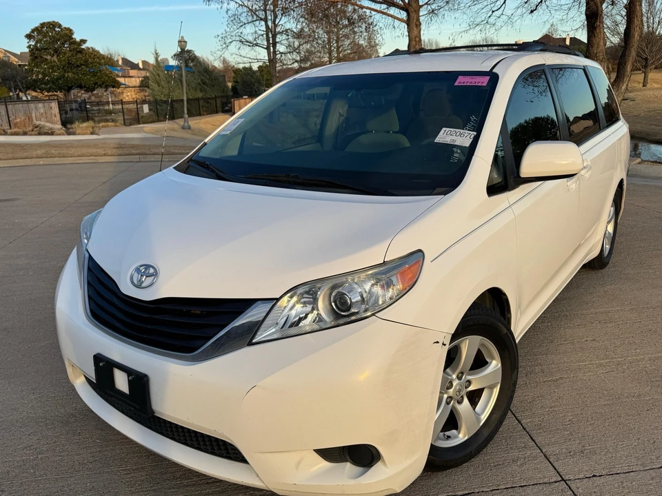 2011 Toyota Sienna 3rd Gen - Image 10 of 21