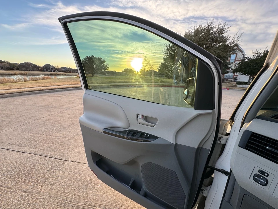 2011 Toyota Sienna 3rd Gen - Image 12 of 21