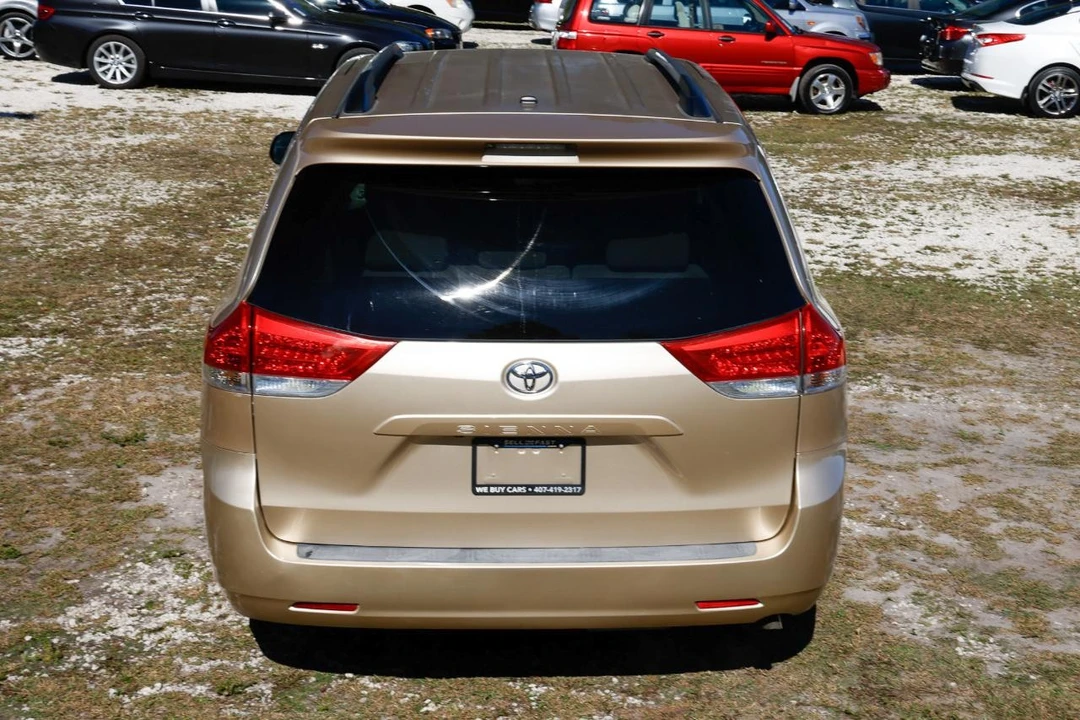 2011 Toyota Sienna 3rd Gen - Image 9 of 21