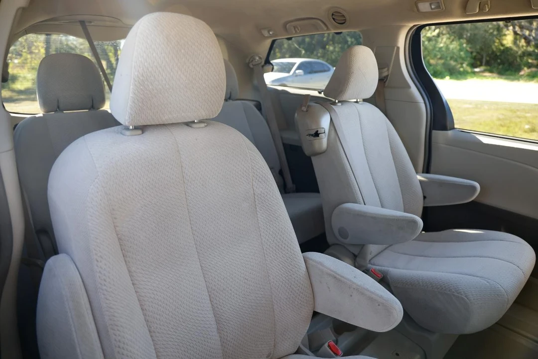 2011 Toyota Sienna 3rd Gen - Image 14 of 21