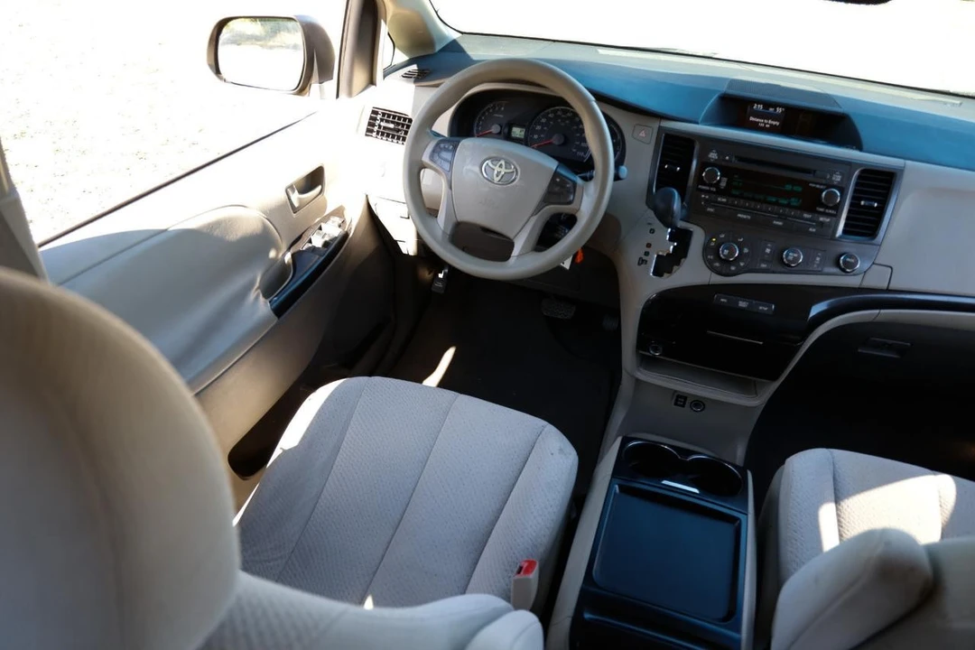 2011 Toyota Sienna 3rd Gen - Image 20 of 21