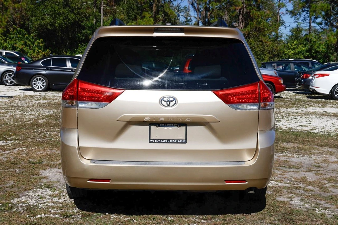 2011 Toyota Sienna 3rd Gen - Image 7 of 21