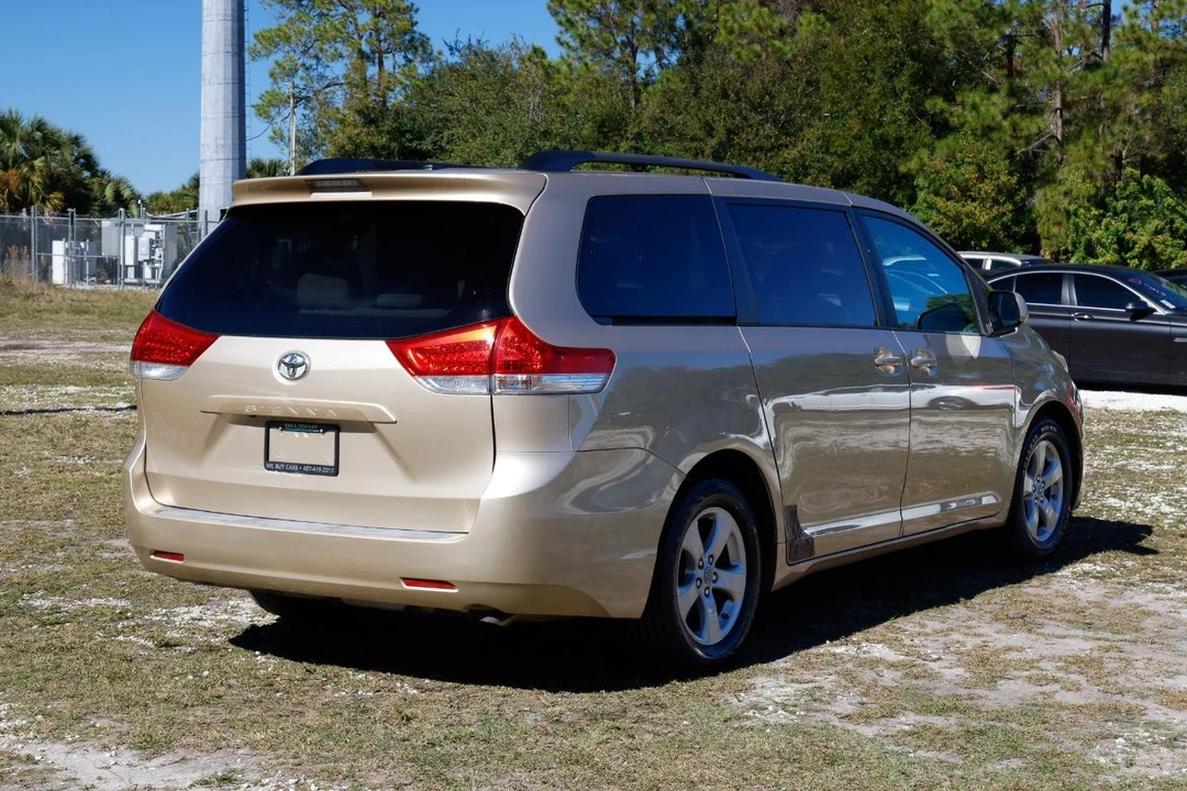 2011 Toyota Sienna 3rd Gen - Image 11 of 21