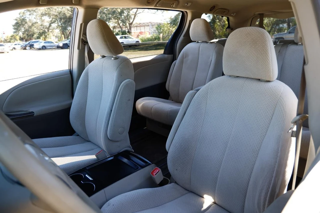 2011 Toyota Sienna 3rd Gen - Image 6 of 21