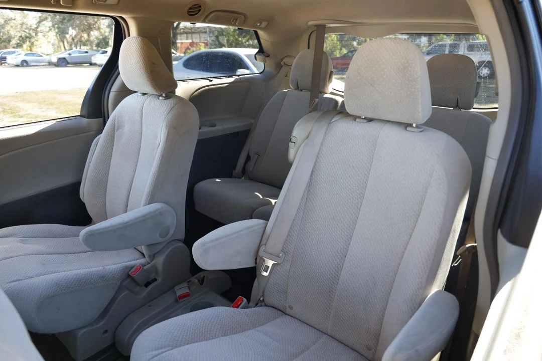 2011 Toyota Sienna 3rd Gen - Image 8 of 21