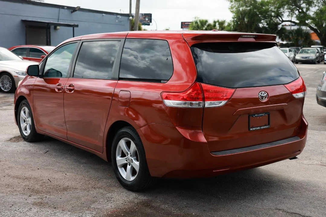 2011 Toyota Sienna 3rd Gen - Image 5 of 21