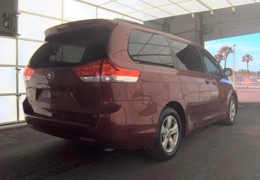 2011 Toyota Sienna 3rd Gen - Image 5 of 14