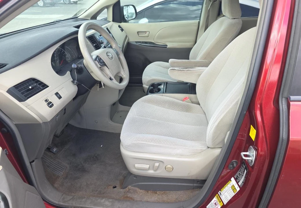 2011 Toyota Sienna 3rd Gen - Image 8 of 14