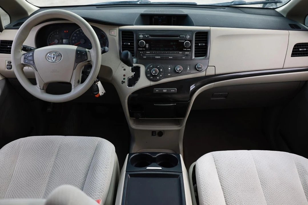 2011 Toyota Sienna 3rd Gen - Image 21 of 21