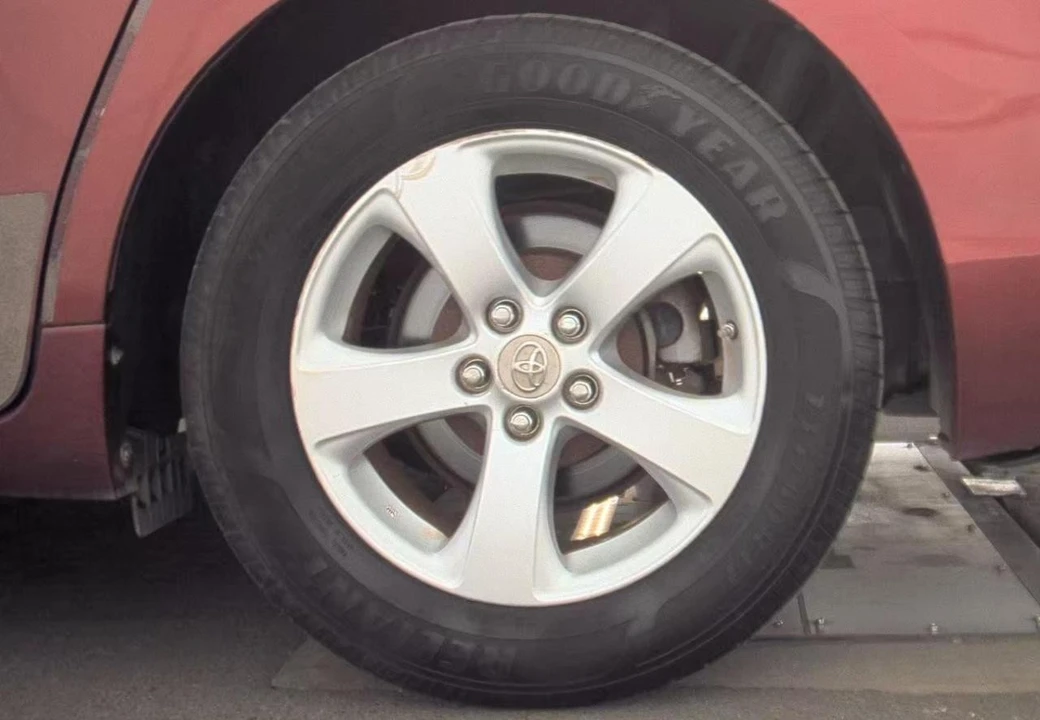 2011 Toyota Sienna 3rd Gen - Image 7 of 14