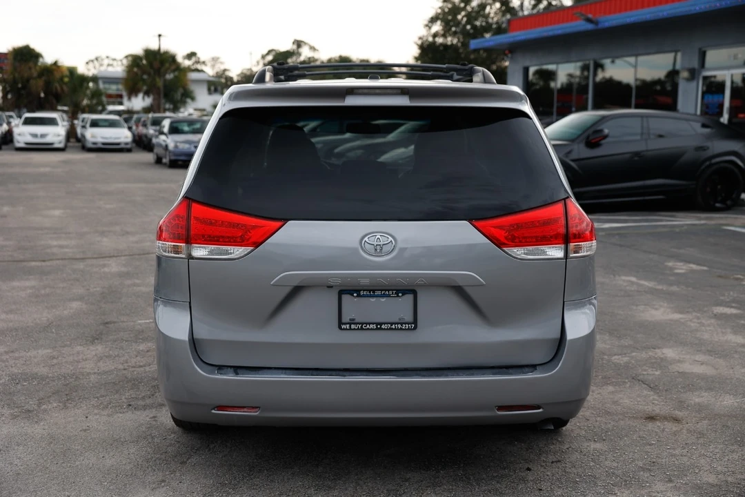 2011 Toyota Sienna 3rd Gen - Image 9 of 12