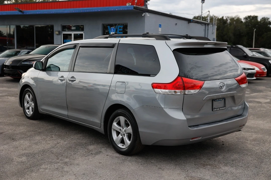 2011 Toyota Sienna 3rd Gen - Image 5 of 12