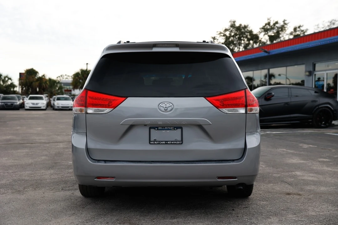 2011 Toyota Sienna 3rd Gen - Image 7 of 12