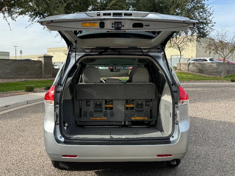 2011 Toyota Sienna 3rd Gen - Image 16 of 16