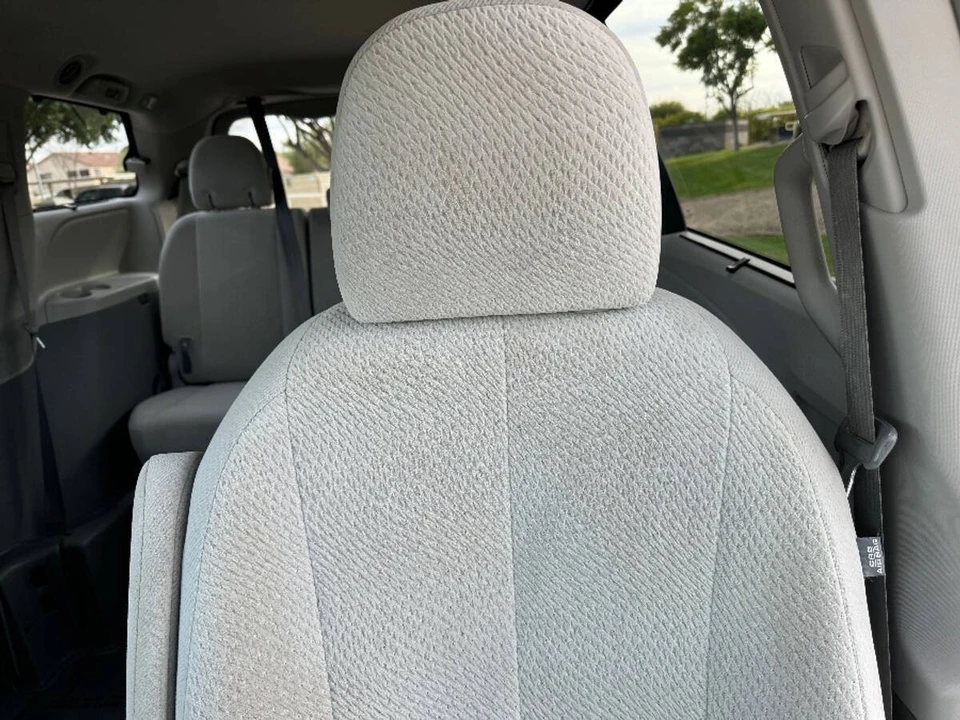 2011 Toyota Sienna 3rd Gen - Image 7 of 16