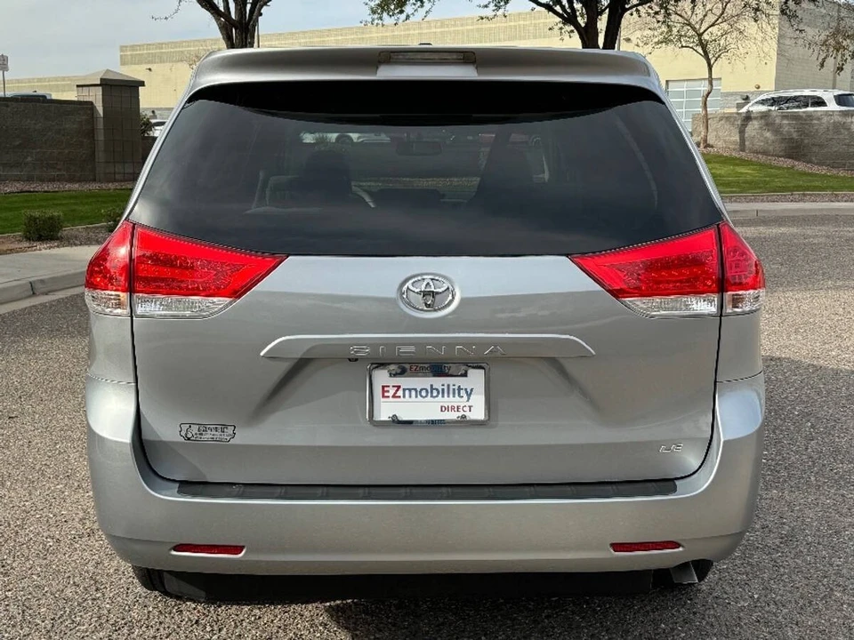 2011 Toyota Sienna 3rd Gen - Image 15 of 16
