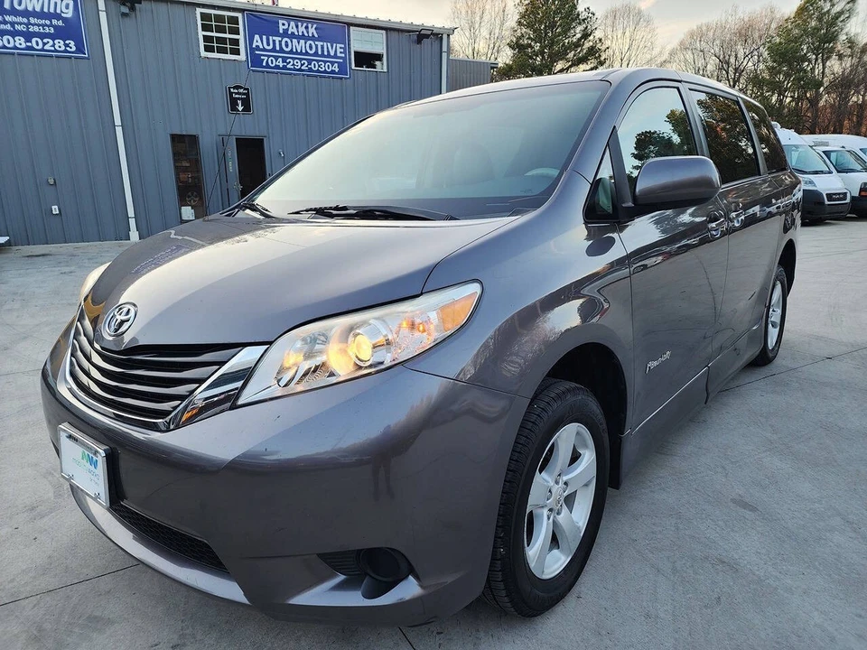 2011 Toyota Sienna 3rd Gen - Image 3 of 21