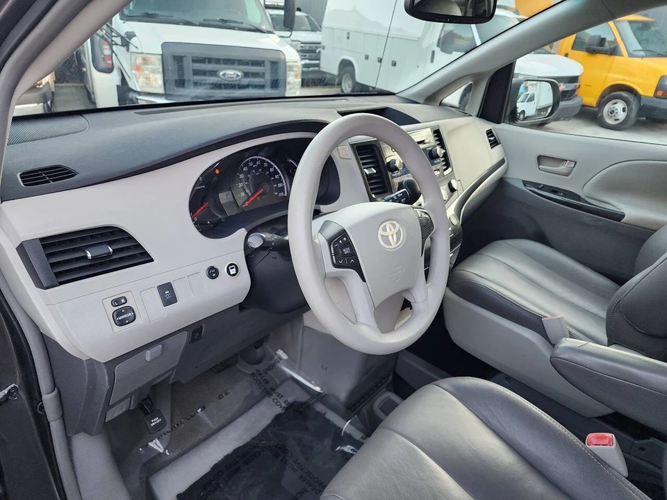 2011 Toyota Sienna 3rd Gen - Image 14 of 21