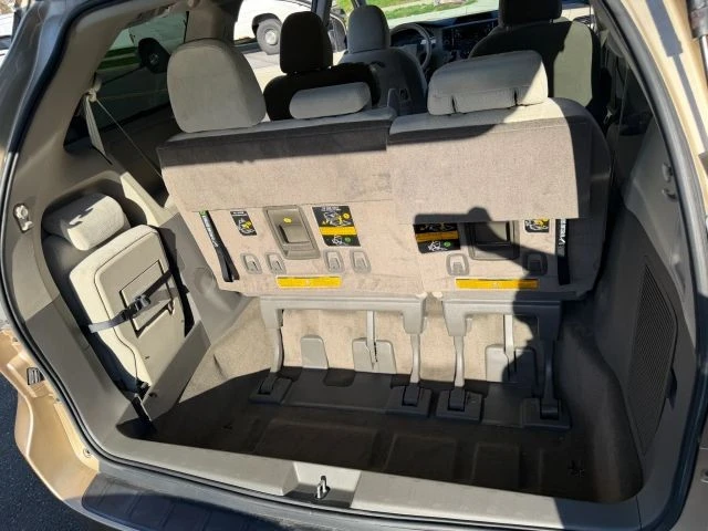 2011 Toyota Sienna 3rd Gen - Image 13 of 13
