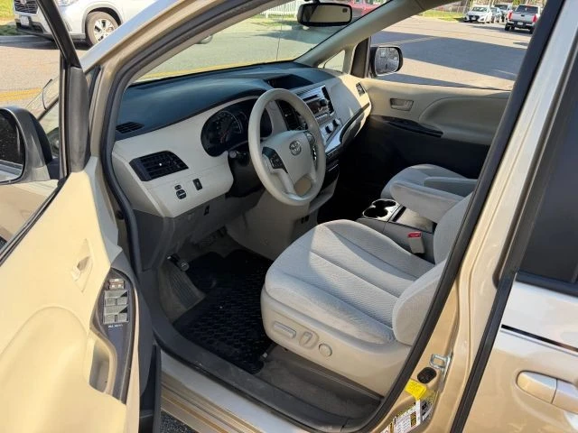 2011 Toyota Sienna 3rd Gen - Image 8 of 13