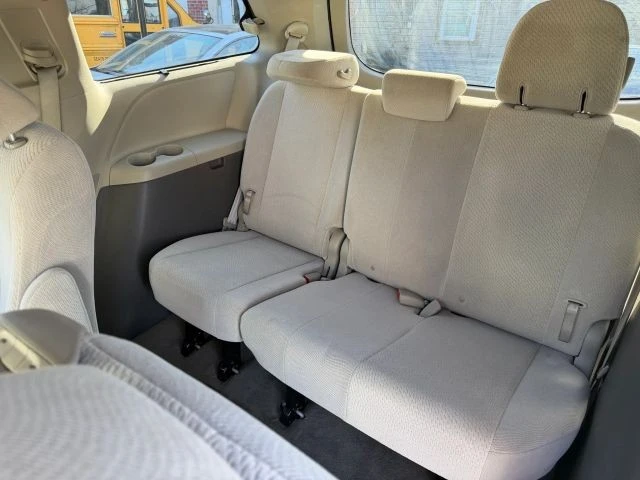 2011 Toyota Sienna 3rd Gen - Image 10 of 13