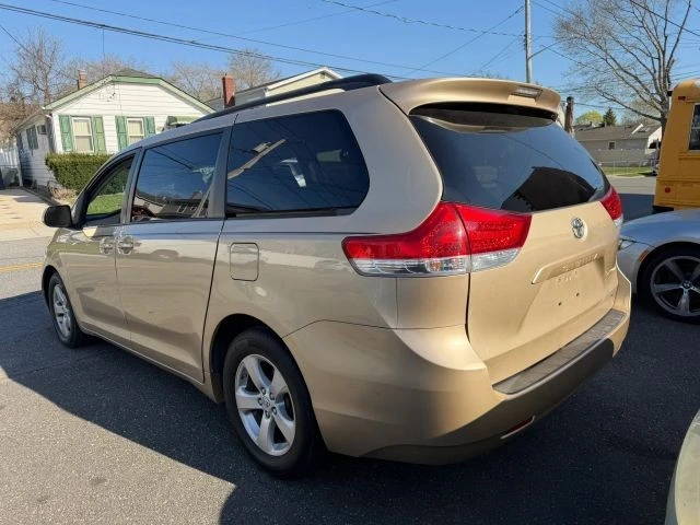 2011 Toyota Sienna 3rd Gen - Image 7 of 13