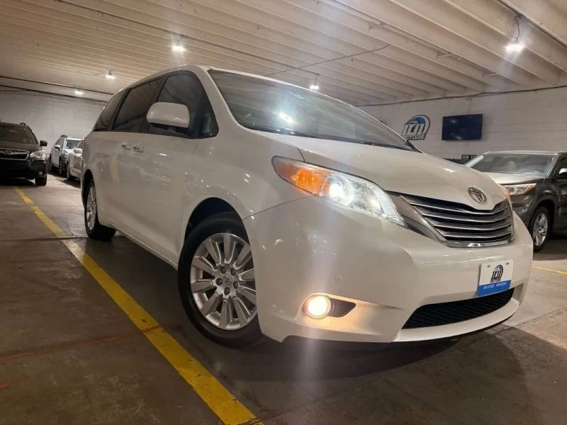 2011 Toyota Sienna 3rd Gen - Image 5 of 12