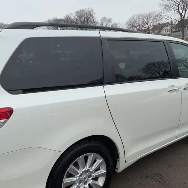 2011 Toyota Sienna 3rd Gen - Image 9 of 12