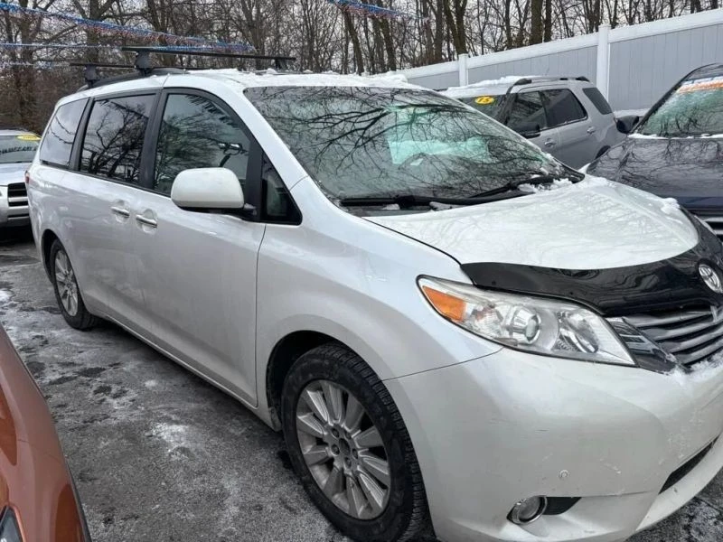 2011 Toyota Sienna 3rd Gen - Image 2 of 12