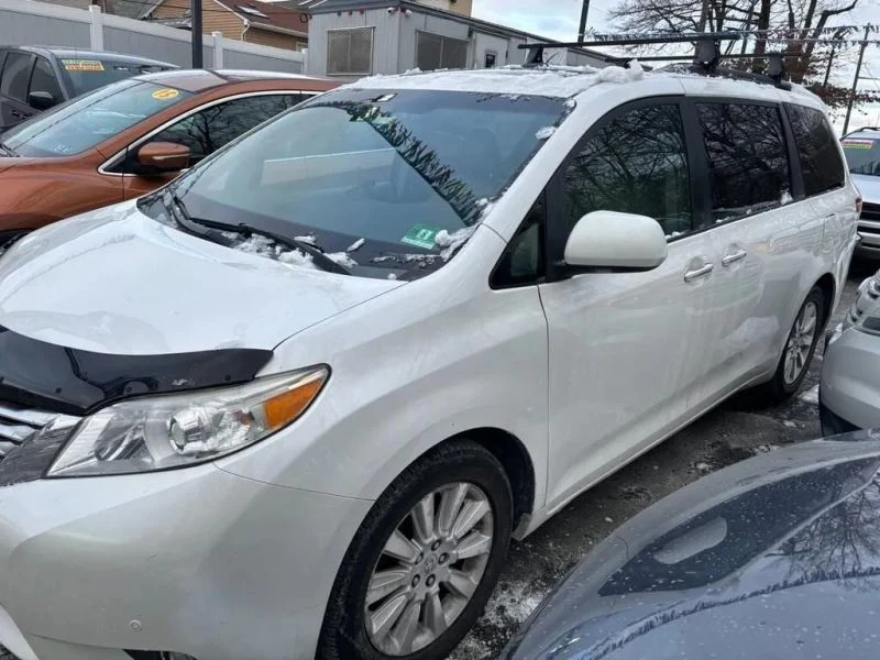 2011 Toyota Sienna 3rd Gen - Image 6 of 12