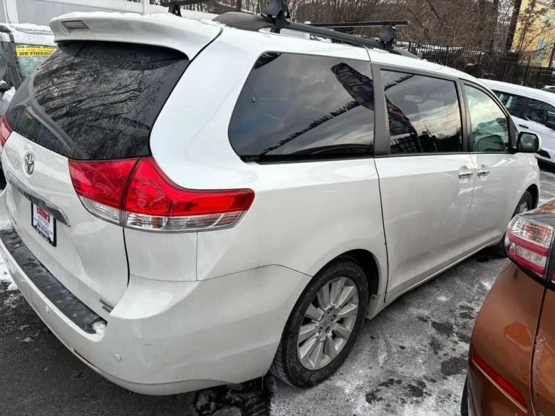 2011 Toyota Sienna 3rd Gen - Image 3 of 12