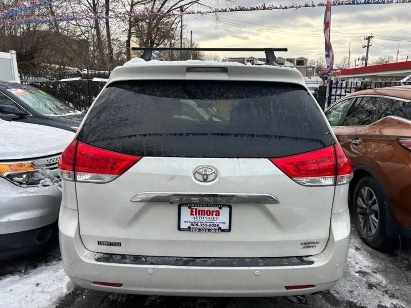 2011 Toyota Sienna 3rd Gen - Image 5 of 12