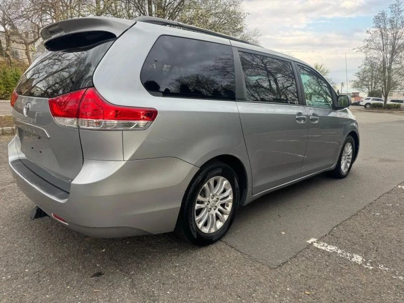 2011 Toyota Sienna 3rd Gen - Image 7 of 12