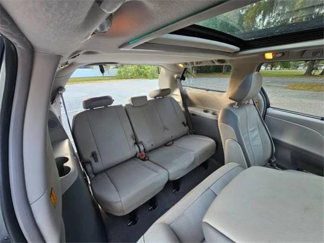 2011 Toyota Sienna 3rd Gen - Image 15 of 21