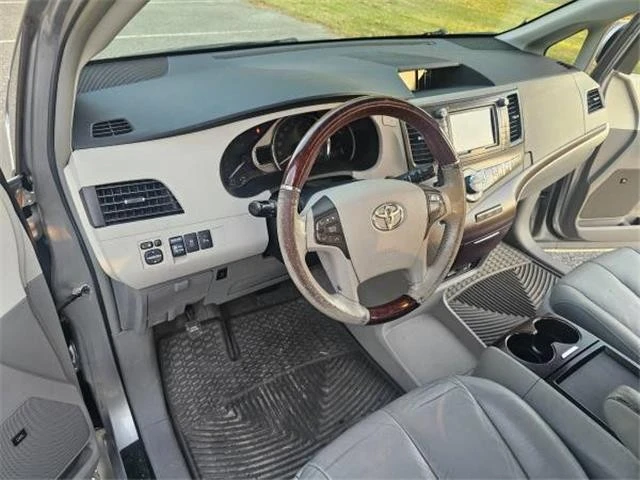 2011 Toyota Sienna 3rd Gen - Image 20 of 21
