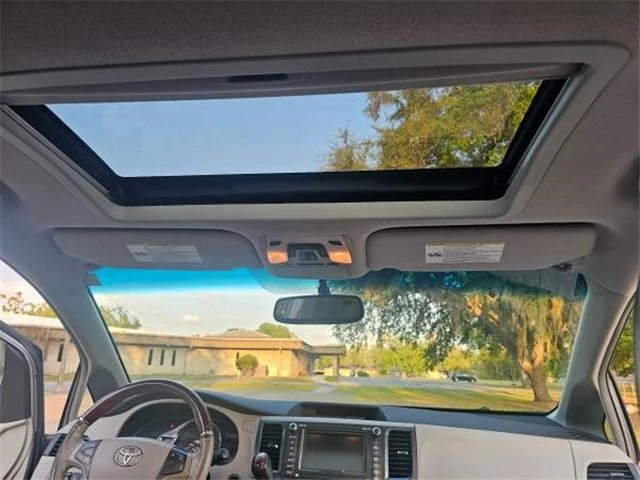2011 Toyota Sienna 3rd Gen - Image 14 of 21