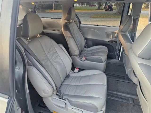 2011 Toyota Sienna 3rd Gen - Image 21 of 21