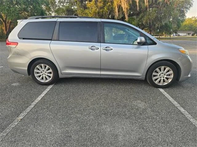 2011 Toyota Sienna 3rd Gen - Image 4 of 21
