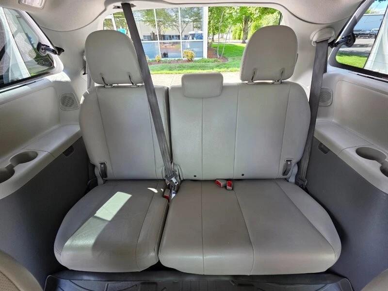 2011 Toyota Sienna 3rd Gen - Image 17 of 21