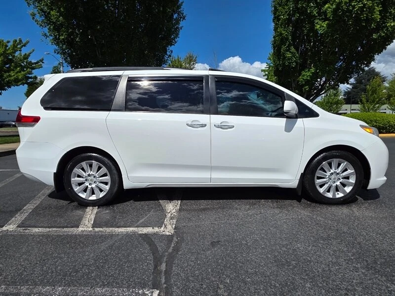 2011 Toyota Sienna 3rd Gen - Image 4 of 21