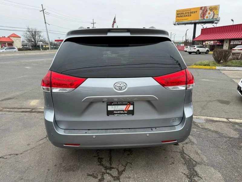 2011 Toyota Sienna 3rd Gen - Image 9 of 12