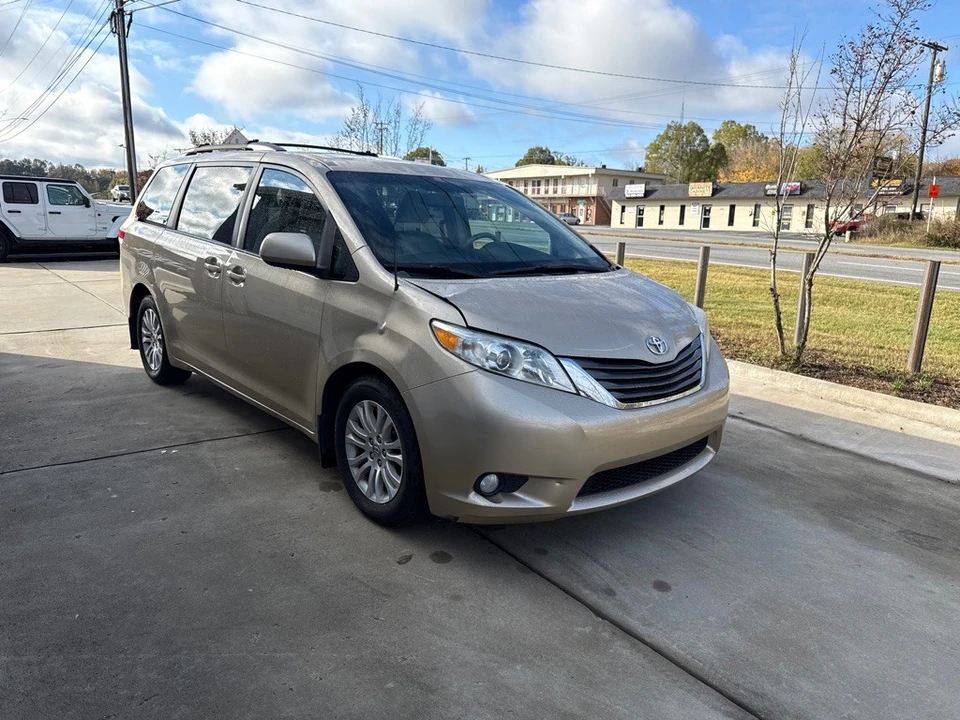2011 Toyota Sienna 3rd Gen - Image 5 of 14
